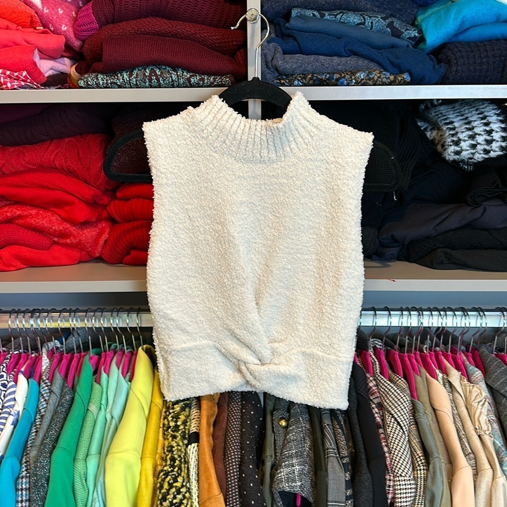 YFEV cream sleeveless mock neck sweater size L (runs small)